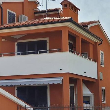 Modern Apartment Ana Premantura Bagian luar foto