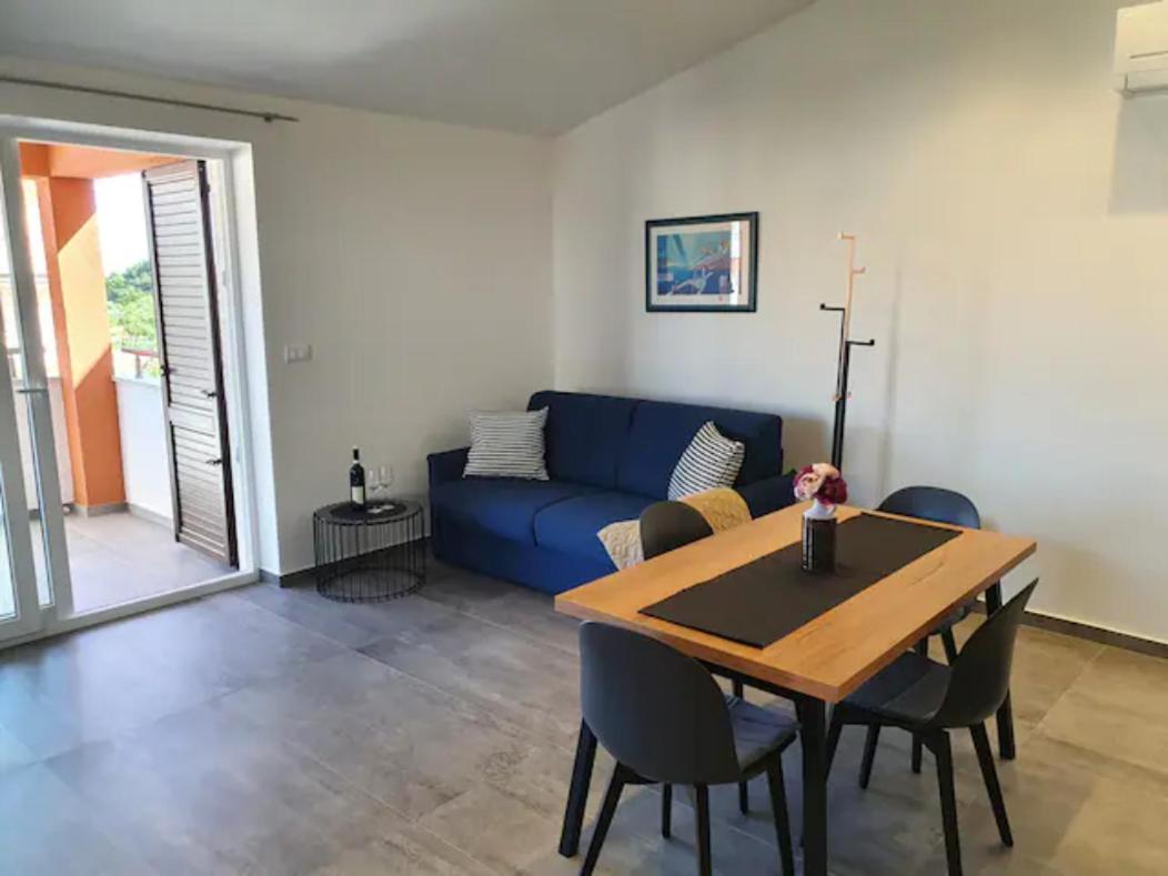 Modern Apartment Ana Premantura Bagian luar foto