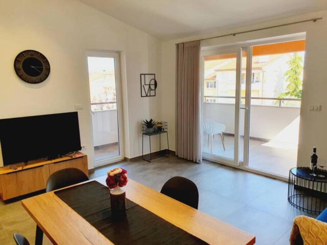 Modern Apartment Ana Premantura Bagian luar foto