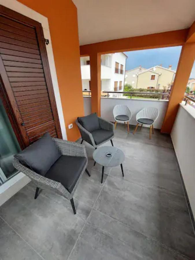 Modern Apartment Ana Premantura Bagian luar foto