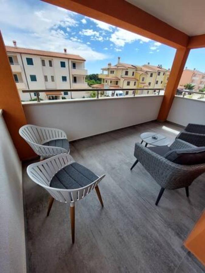 Modern Apartment Ana Premantura Bagian luar foto